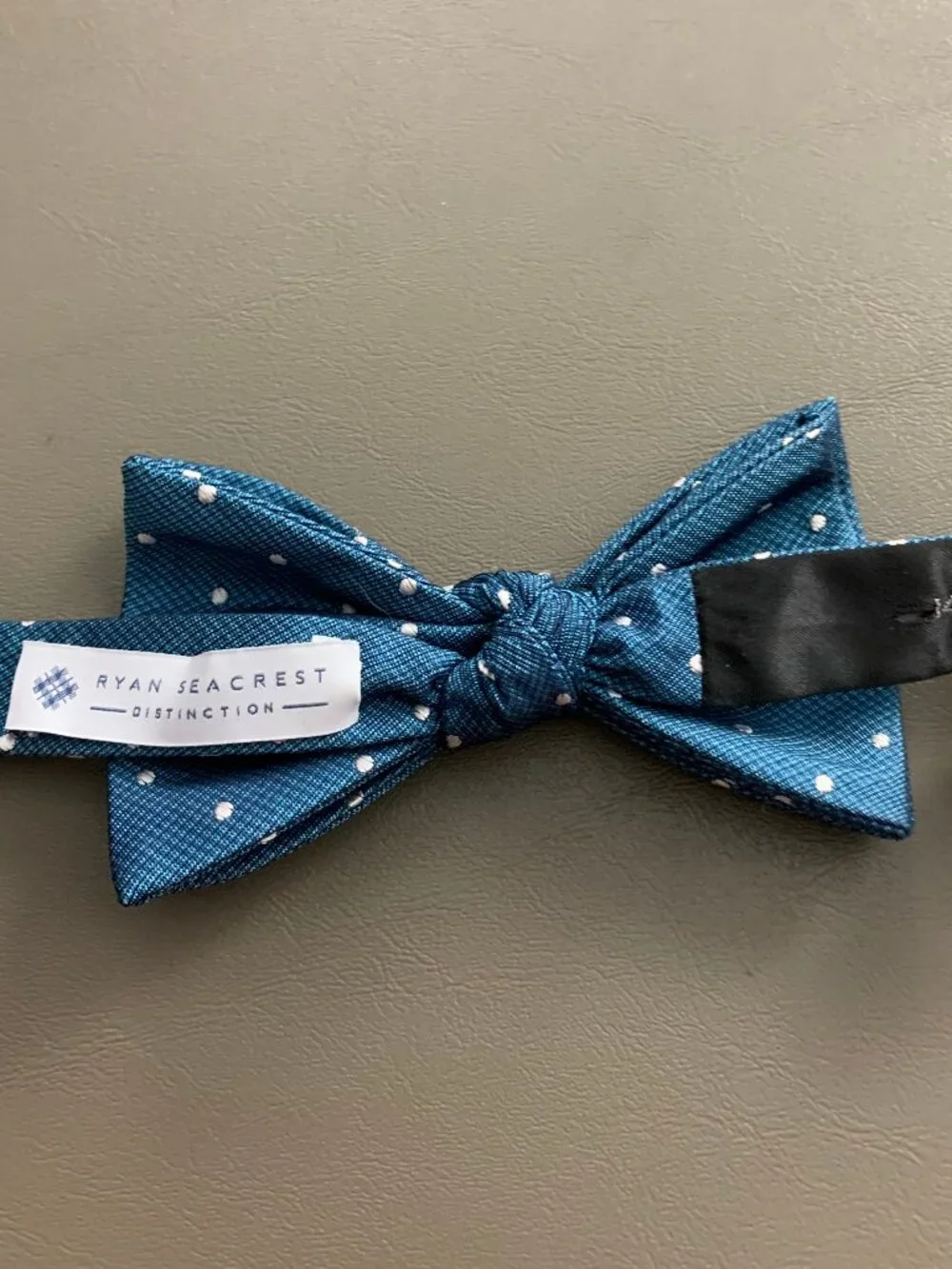 Ryan Seacrest Distinction Men's Burke Dot Pre-Tied Silk Bow Tie, Teal, One Size